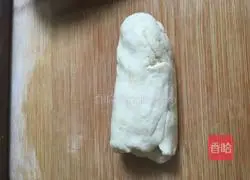 Illustration of how to make scallion pancakes 4