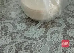 Illustration of how to make three fresh dumplings 4