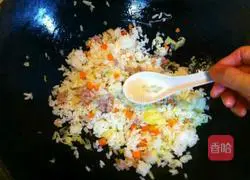 Illustration of how to make fried rice with cabbage and minced meat 11