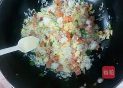 Illustration of how to make egg fried rice 8