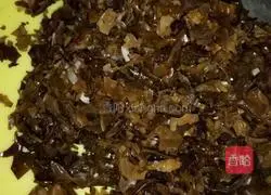 Illustration of making homemade vegetarian dumplings with mushrooms and chives 3