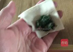 Shepherd's purse Illustration of how to make small wontons 8