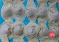 Illustration of how to make thin-skinned pork wontons 4