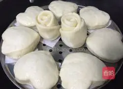 Illustration of how to make milk sweet steamed buns 16