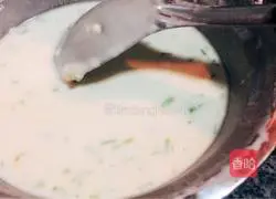 Illustration of how to make golden batter cake 2