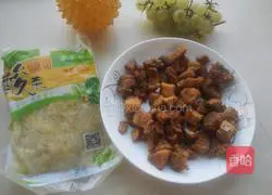 Illustration of making dumplings with pickled cabbage oil 1