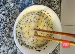 Illustration of making glutinous rice egg pancakes 5