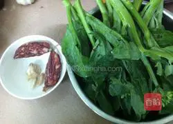 Mustard Illustration of how to make blue sausage fried rice 2