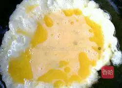 Golden mustard shreds Illustration of how to make fried rice 2