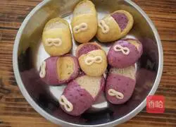 Illustration of how to make slipper steamed buns for couples 22