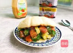 Illustration of how to make French salad dressing luncheon meat with lotus leaf cake 17