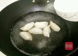 Illustration of cooking quick-frozen dumplings 3