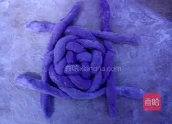 Illustration of how to make purple sweet potato and hydrangea steamed buns 11