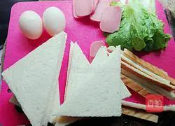 Illustration of how to make egg sandwich 1