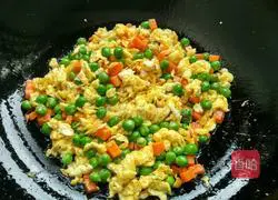 Colored Egg Fried Rice Recipe Illustration 5
