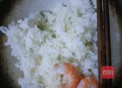 Illustration of how to make egg fried rice 1