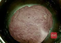 Illustration of how to make ham sausage steamed bun rolls 3