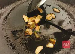 Illustration of how to make beef and egg fried rice 7