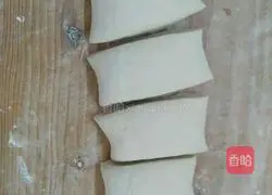 Illustration of how to roll eggs with pancakes 5