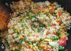 Yangzhou fried rice recipe illustration 5