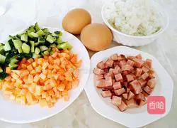 Illustration of how to make spicy egg fried rice 1