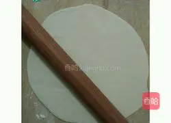 Illustration of how to make green onion layer cake 6