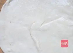 Illustration of how to make egg intestines rolled in flatbread 3