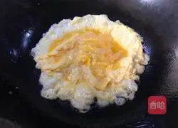 Illustration of how to make ham and egg fried rice 4