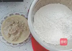 Illustration of how to cut steamed buns with whole wheat bean dregs knife 1