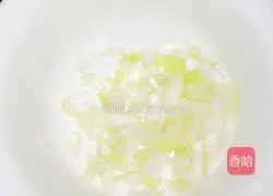 Illustration of how to make bacon and egg fried rice 2