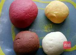 Illustration of how to make Angry Birds steamed buns 4