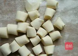 Illustration of how to make leek and meat dumplings 6