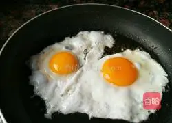 Illustration of how to make pickled cabbage and egg fried rice 4