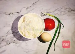 Illustration of how to make tomato and egg fried rice 1