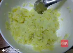 Illustration of how to make potato and shrimp cakes 2