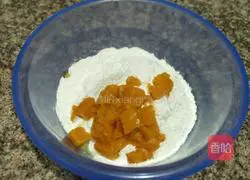 Illustration of how to make piggy pumpkin steamed buns 2