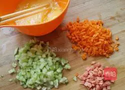 Illustration of how to make egg fried rice 2