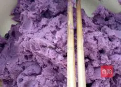 Purple Sweet Potato and Sesame Cake Recipe Illustration 1