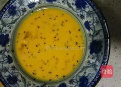 Illustration of how to make golden steamed bun slices (electric baking pan version) 4