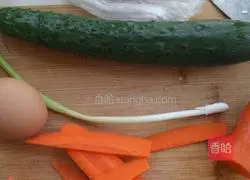 Illustration of how to make fried rice with peas, minced meat and eggs 2