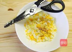 Illustration of how to make egg sandwich 2