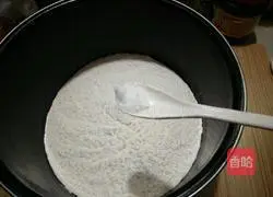 Illustration of how to make reunion dumplings 6