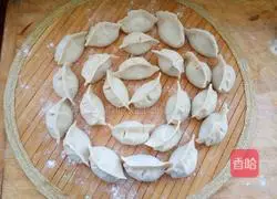 Illustration of how to make mutton and carrot dumplings 9