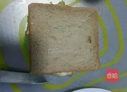 Illustration of how to make egg salad sandwich 13
