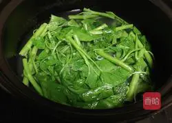 Illustration of how to make water spinach noodles 11