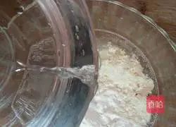 Illustration of how to make bacon and vegetable pancakes 2