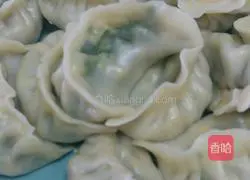 Illustration of how to make three fresh dumplings 5