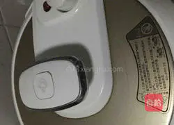 Illustration of how to make ham fried rice with prosperous flowers 1