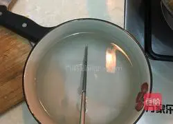 Illustration of how to make egg patty soup 6