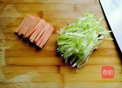 Illustration of how to make fried noodles with secret sauce 1